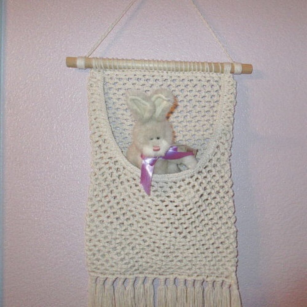 Vtg Macrame Wall Pocket Boho Decor Fringe Hanging Wood Plant Hanger Toy Storage